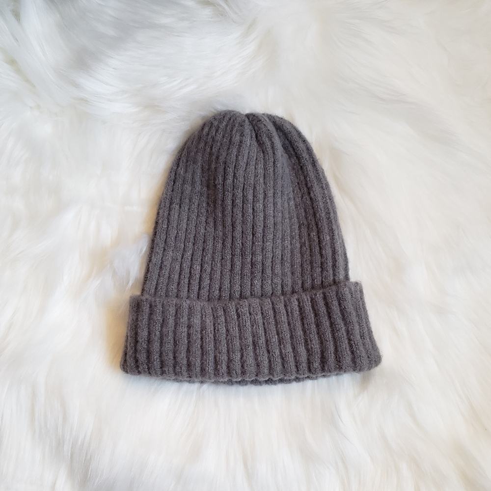 Gray Winter Knit Beanie NWOT